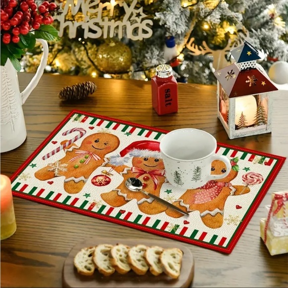 ❤️ 4pcs, Gingerbread Candy Cane Christmas Placemat Seasonal Placemats NWT - Picture 1 of 5